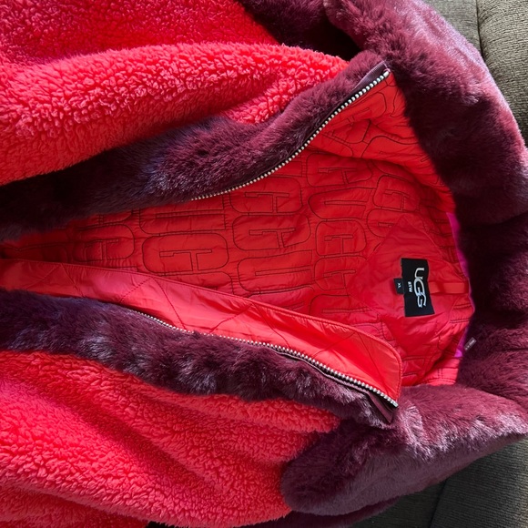 UGG Augusta Sherpa Jacket Bomber Winter Coat Red Maroon COZY CUTE - Picture 2 of 9